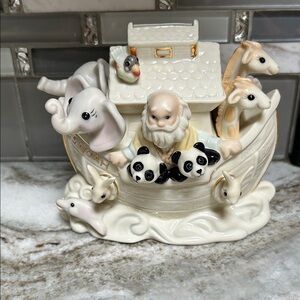 Noah's Ark Ceramic Figurine with Animals LENOX BABY BANK collectible Gift